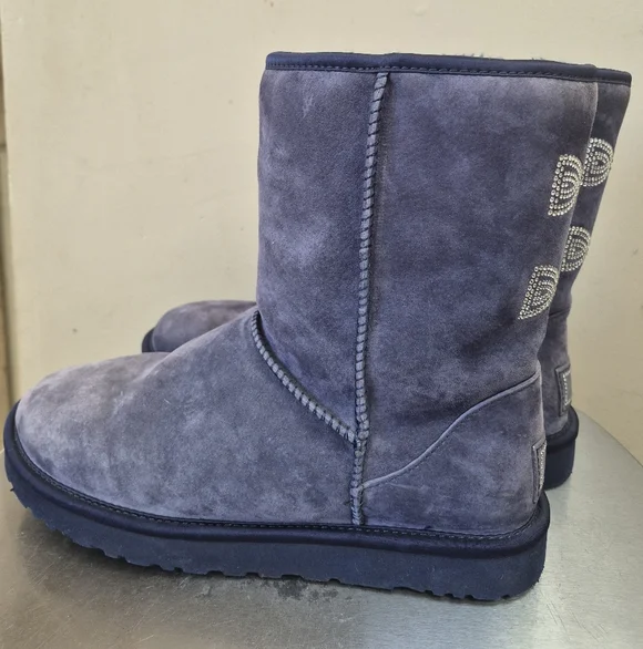 UGG Classic Short Swarovski Crystal Bow Boots - Picture 2 of 6